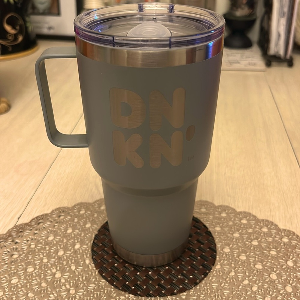 Dunkin’ Donuts 28oz Stainless Tumbler With Handle